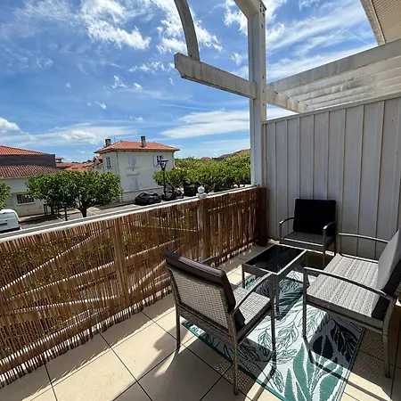Apartment T2 Climatise A Plage, A 2 Min De La Mer, Avec Balcon Et Parking Inclus - Fr-1-319-392